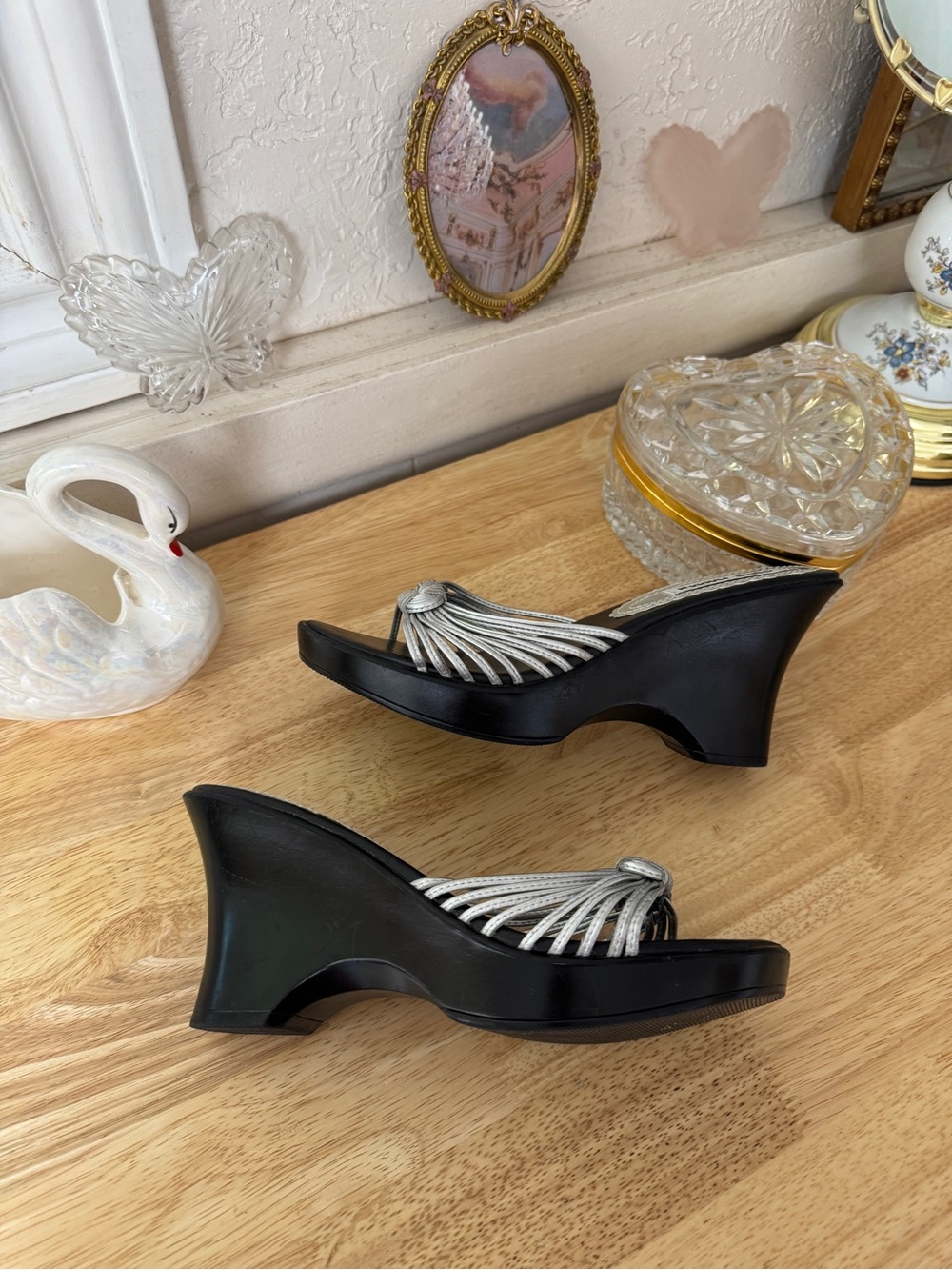 ✨Iconic early 2000s Steve Madden Y2K silver strappy wedge heels ✨ size 7.5 - Picture 7 of 13